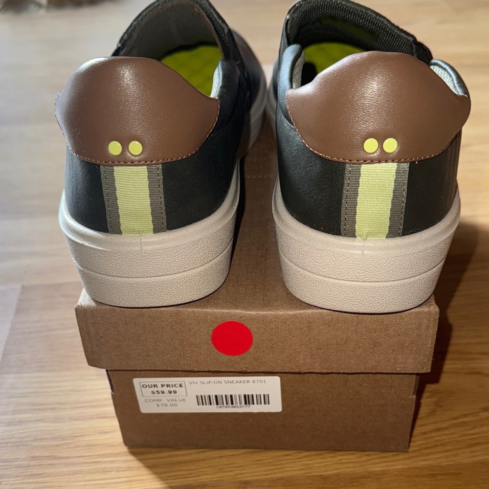 Ryka women’s size 8.5w 8.5 wide Viv Slip-On Shoes green - Picture 2 of 12